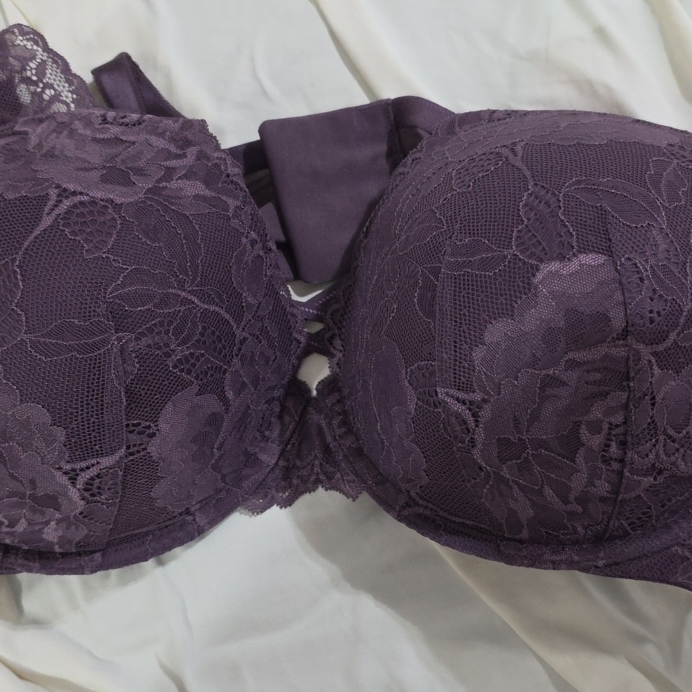 XO Plunge Push-Up Bra - Picture 10 of 10